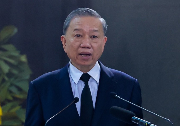 Linh xa chở di hài Tổng Bí thư Nguyễn Phú Trọng trên đường phố Hà Nội - 3